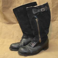 1943 Boots